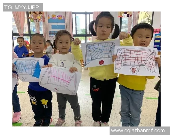 美工区足球明星欣赏活动让孩子们感受足球魅力与艺术创意的完美结合